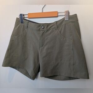 PATAGONIA Outdoor Women Kaki Short Size 6 Activewear